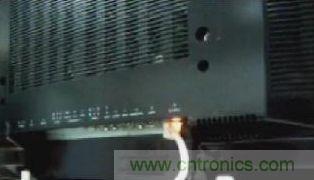 中線和地線互相接錯，產生打火的情況