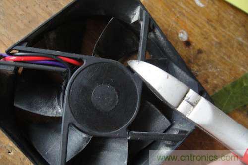 想減少電費嗎？DIY一個迷你風力發電機吧