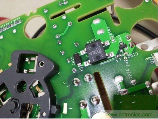 拆萬用表中的的&ldquo;蘋果&rdquo; Fluke 287