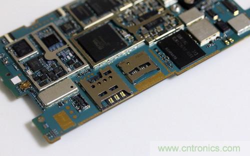 拆解4G新機索尼M35t：用料十足，易于維修