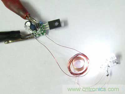 DIY:簡單但神奇的無線供電套件