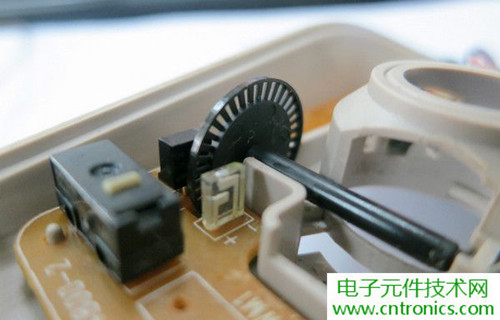 殿堂級機(jī)械鼠標(biāo)拆解：嘆精致做工！