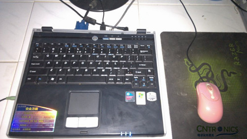 創意DIY：將筆記本大卸八塊做成臺式機！