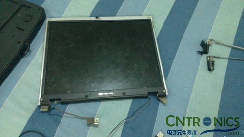 創意DIY：將筆記本大卸八塊做成臺式機！