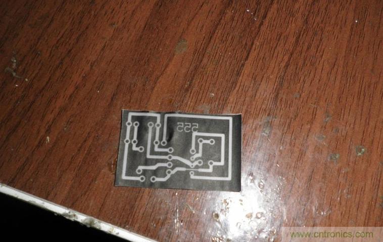 DIY菜鳥福音！感光干膜PCB負片輸出的一種方法！