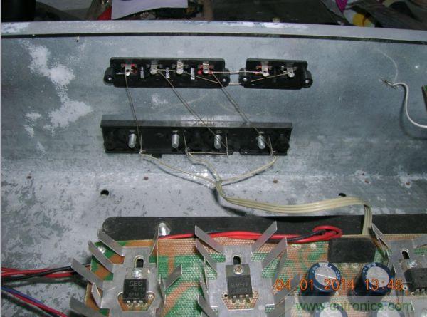 巧奪天工！大神利用山寨功放為高性價比逆變器"穿新衣"