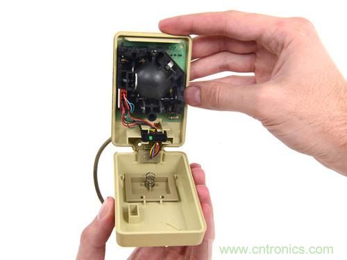 拆！古董級(jí)Macintosh 128K電腦