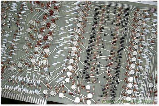 拆解也懷舊，讓人驚嘆的古董級可編程科學計算器 from 1966