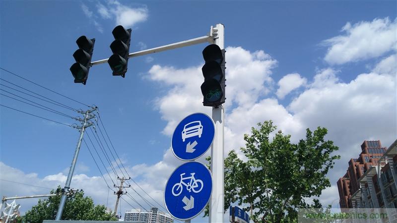 無邊框的 nubia Z9 ，一款既有驚喜，又有驚艷的智能手機(jī)