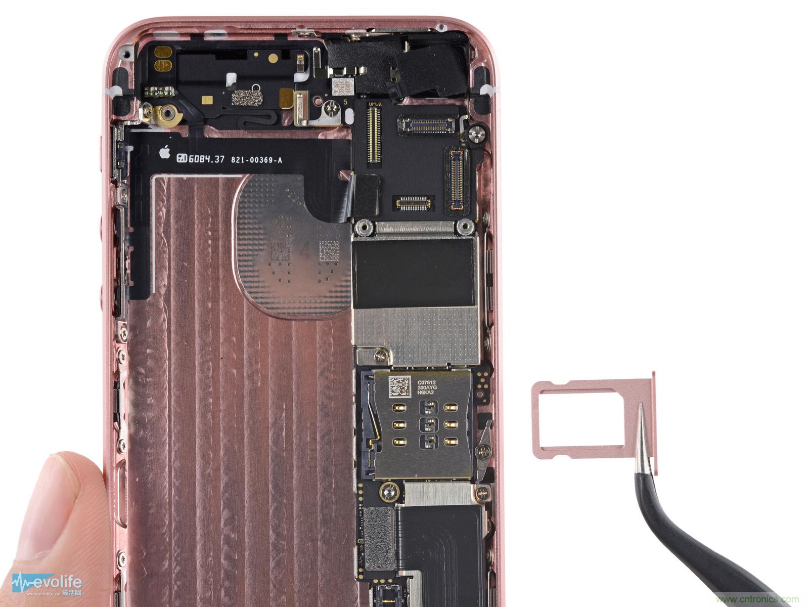 有什么地方?jīng)]有變？iPhone SE真機(jī)拆解