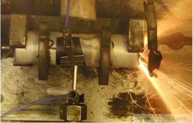 鋰離子電池安全測試解析：擠壓、針刺、短路