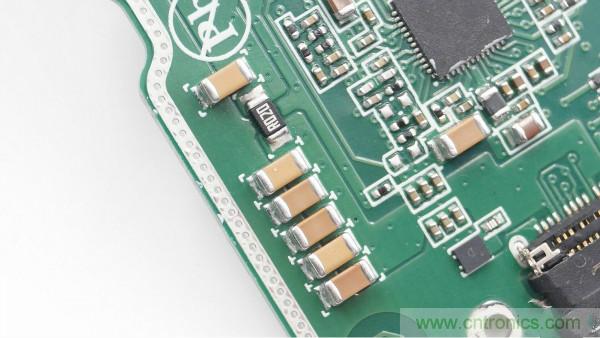 拆解華為保時(shí)捷設(shè)計(jì)快充無線充電器：憑啥能賣699？