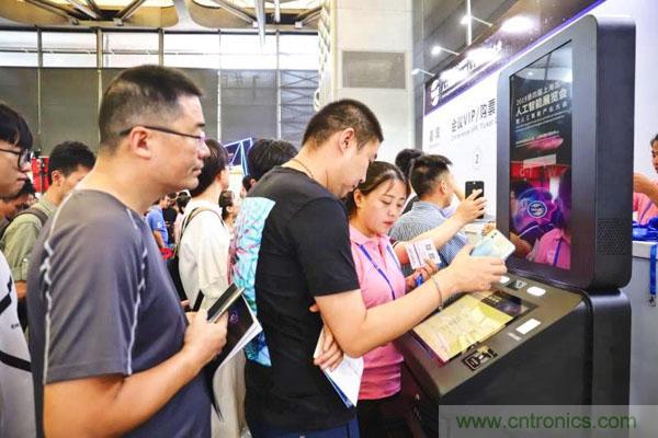 明年再見(jiàn)！&ldquo;WAIE 2019第四屆上海國(guó)際人工智能展覽會(huì)暨人工智能產(chǎn)業(yè)大會(huì)&rdquo;完美落幕！