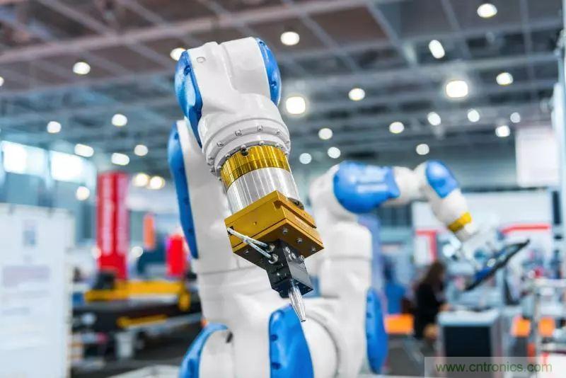 實現(xiàn)機器人的自主性？嵌入式模擬智能可以達到新高度！