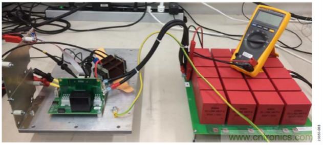 如何用隔離式柵極驅(qū)動(dòng)器和LT3999 DC/DC轉(zhuǎn)換器驅(qū)動(dòng)1200 V SiC電源模塊？