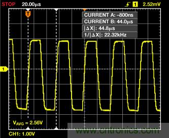 ADuC7026提供可編程電壓，用于評估多電源系統