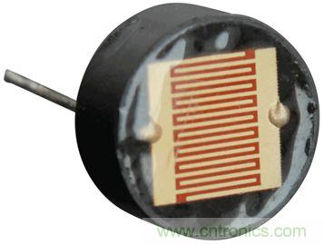 你有沒有試過用儀表放大器測量兩個光源的相對強度？