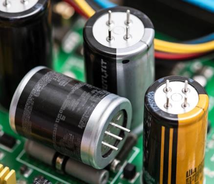 電容選型避坑手冊：參數、成本與場景化適配邏輯