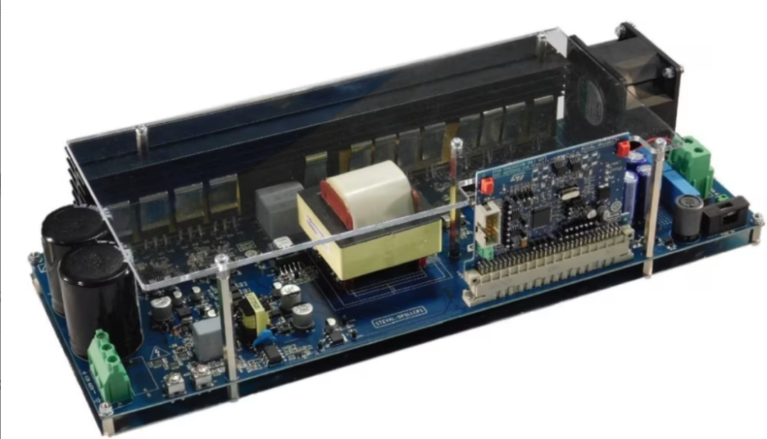 1600W雙路交錯(cuò)新紀(jì)元：無(wú)橋圖騰柱TCM_PFC數(shù)字電源方案解析